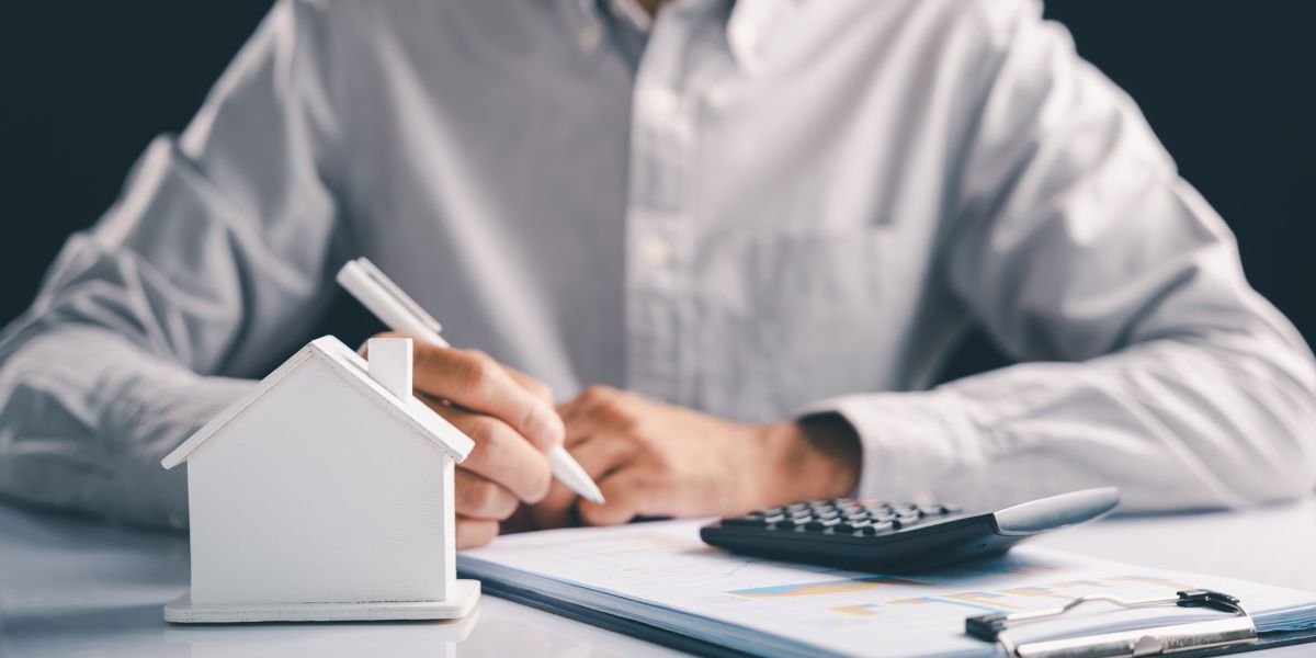 Dívida ativa de IPTU: o que acontece com seu imóvel e como regularizar
