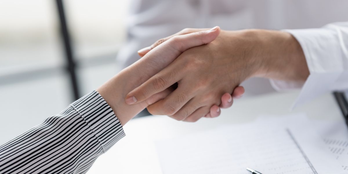 Como aumentar as vendas: guia para empreendedores e equipes de vendas
